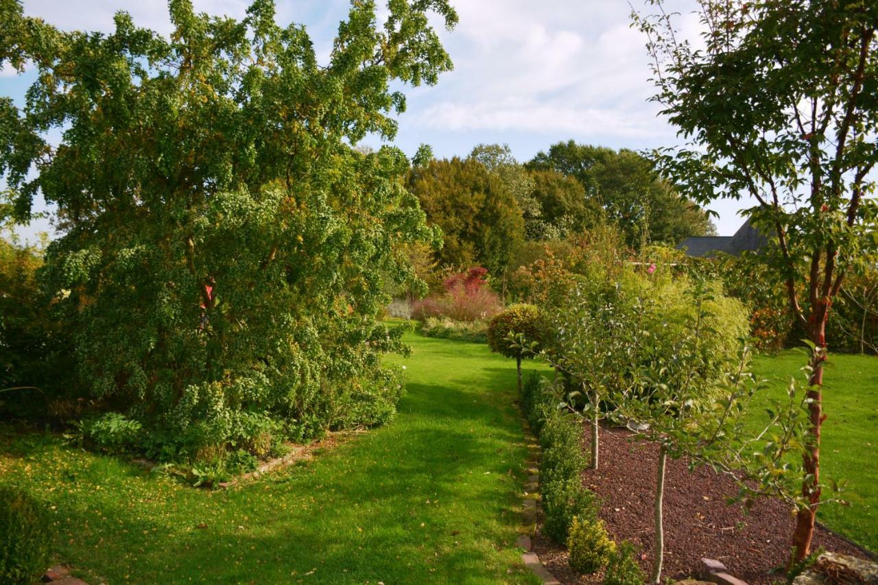 Gite "Cote Jardin" Vannecrocq Exterior foto