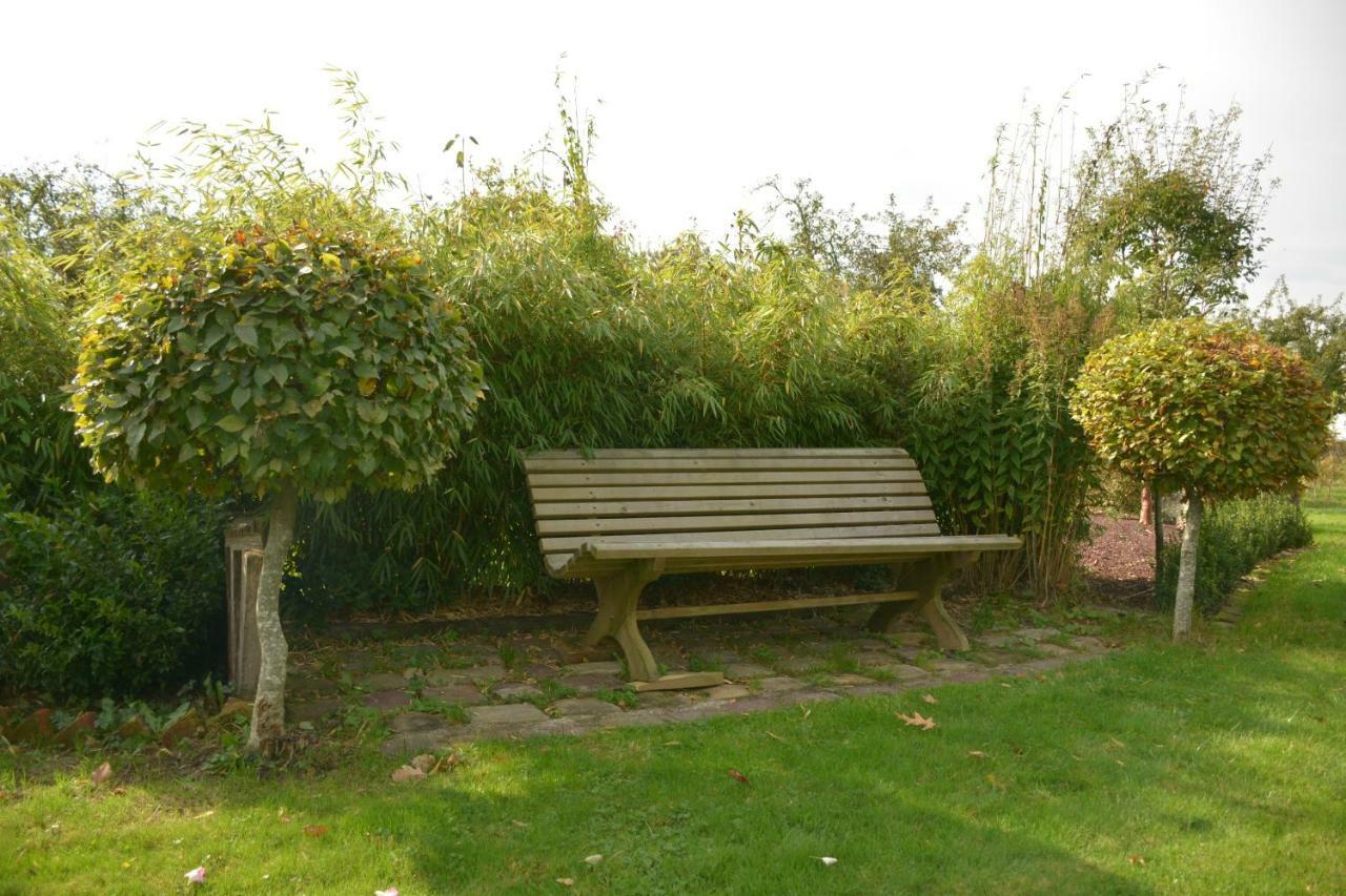 Gite "Cote Jardin" Vannecrocq Exterior foto